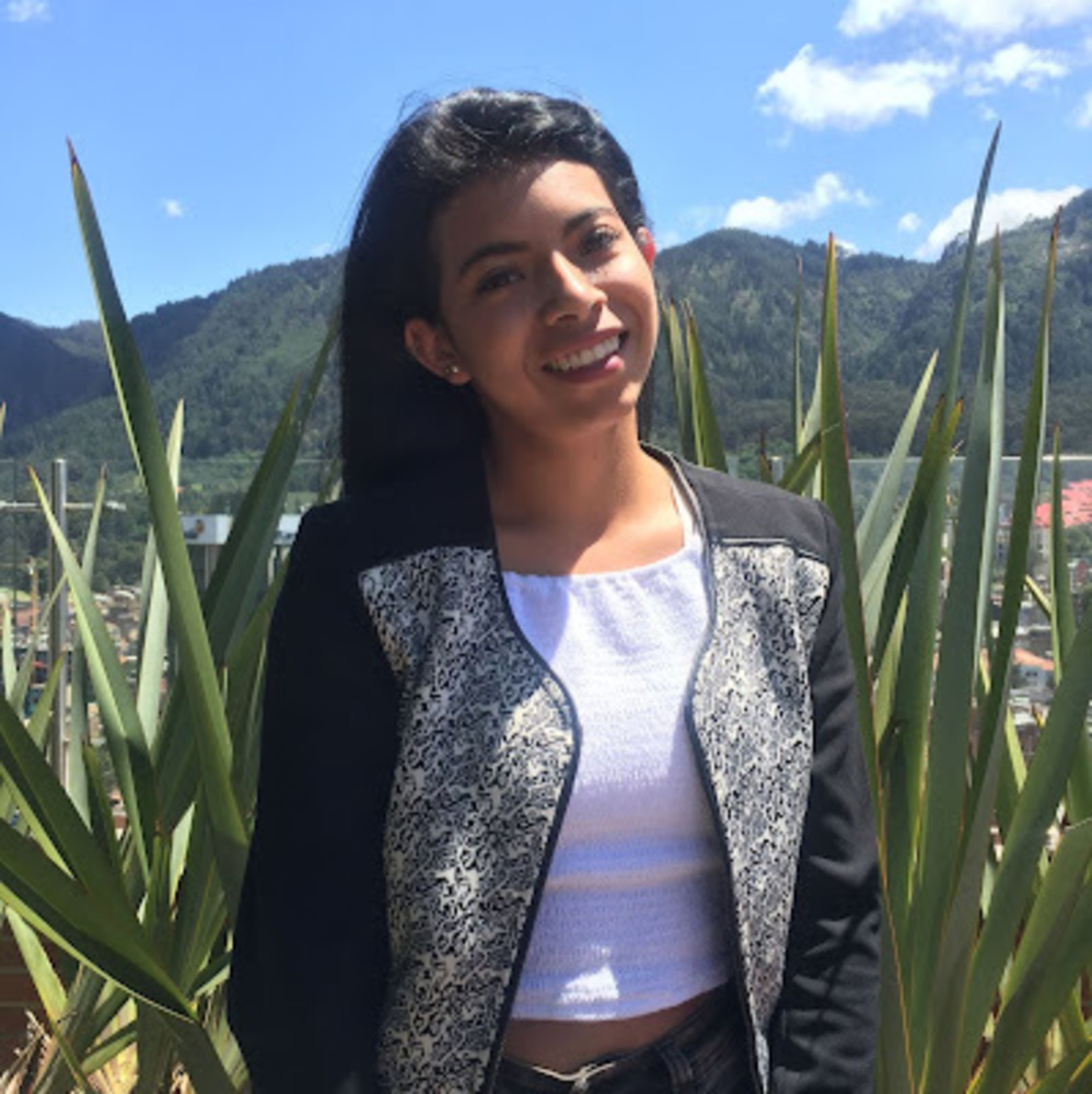 Meet your Posher, Damaris
